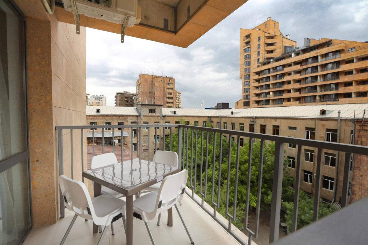 Stay Inn Apartments On Amiryan 26/4 Yerevan Ngoại thất bức ảnh