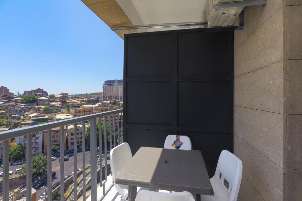 Stay Inn Apartments On Amiryan 26/4 Yerevan Ngoại thất bức ảnh